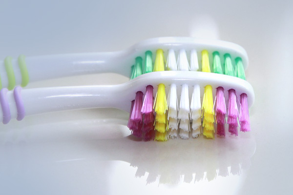 Zahnarztpraxis Zahn & Seele: Die tägliche Pflege mit Zahnbürsten